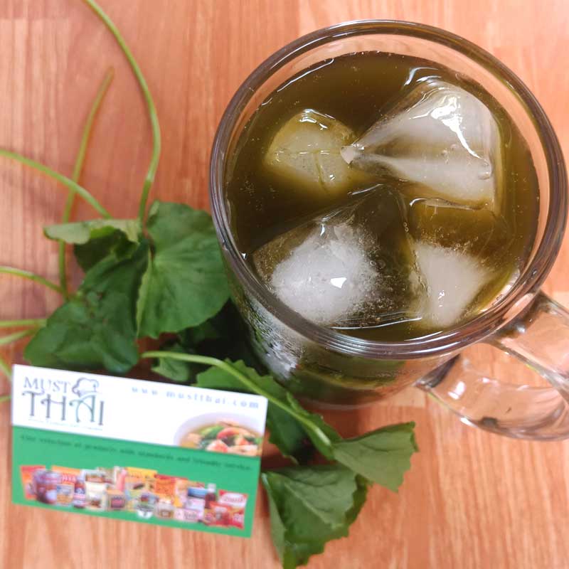 Gotu kola herbal drink with pandan leaves syrup and honey