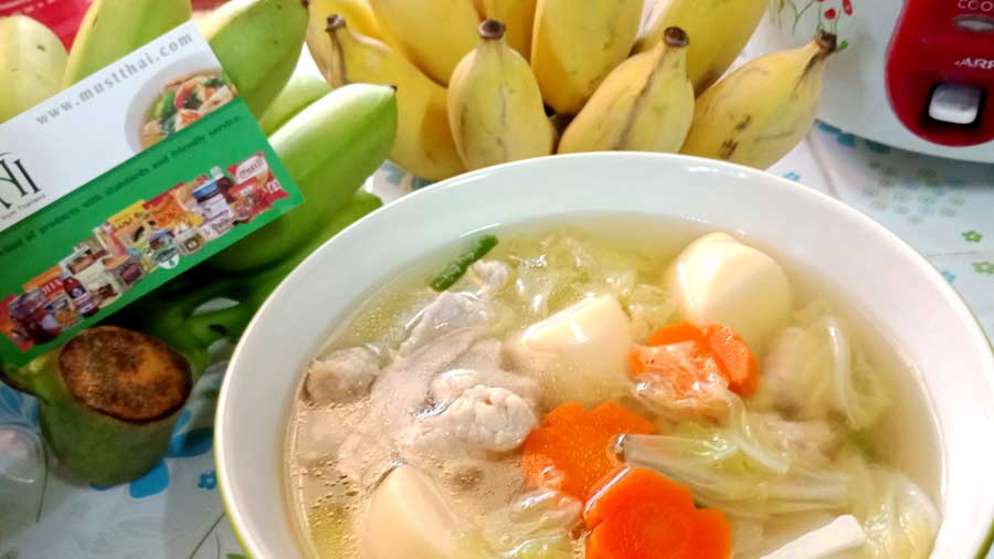 Chinese cabbage clear soup with tofu and pork